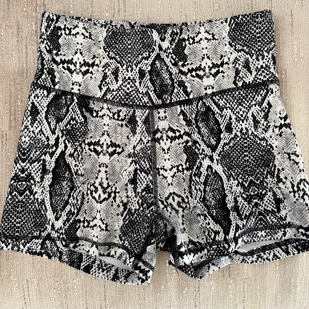 Snake skin spandex